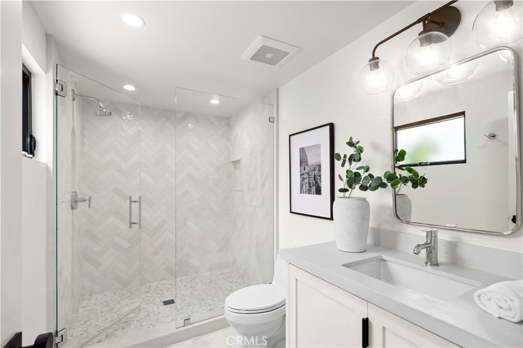 246 Fairview Lower Unit