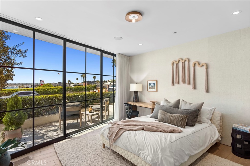 2804 Ocean