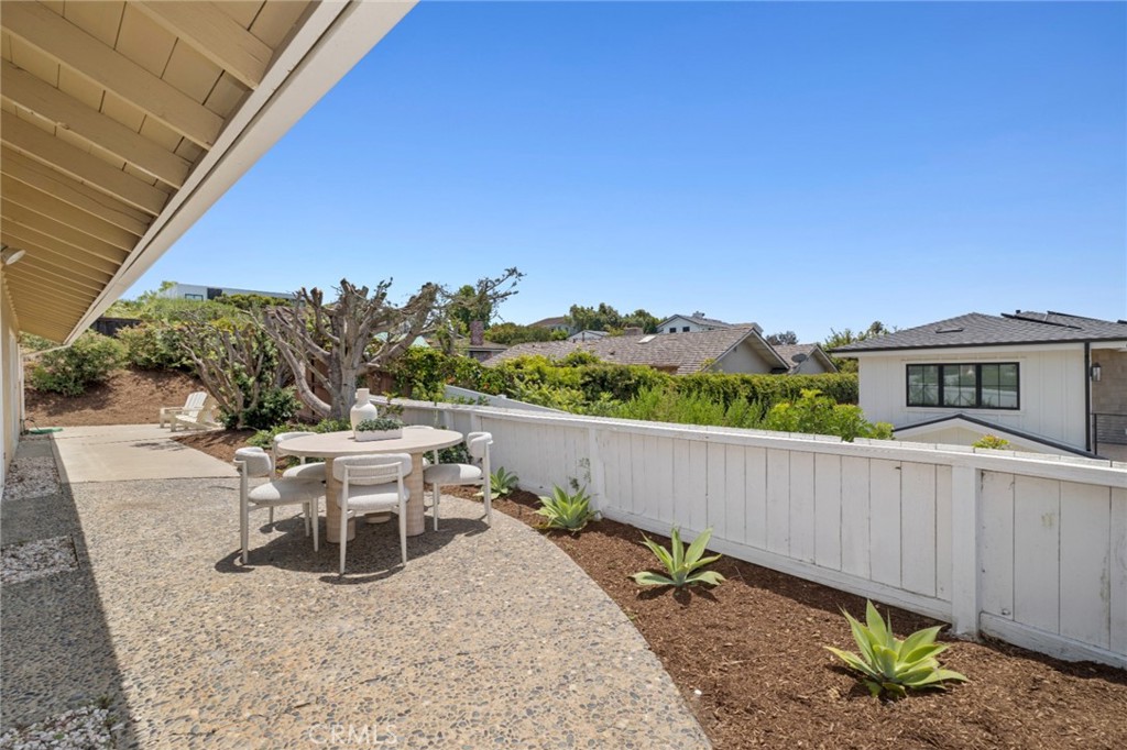 727 Bellis Street