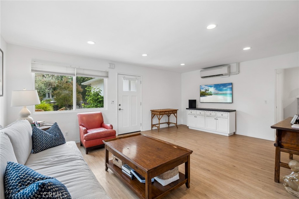782 W 18th Street