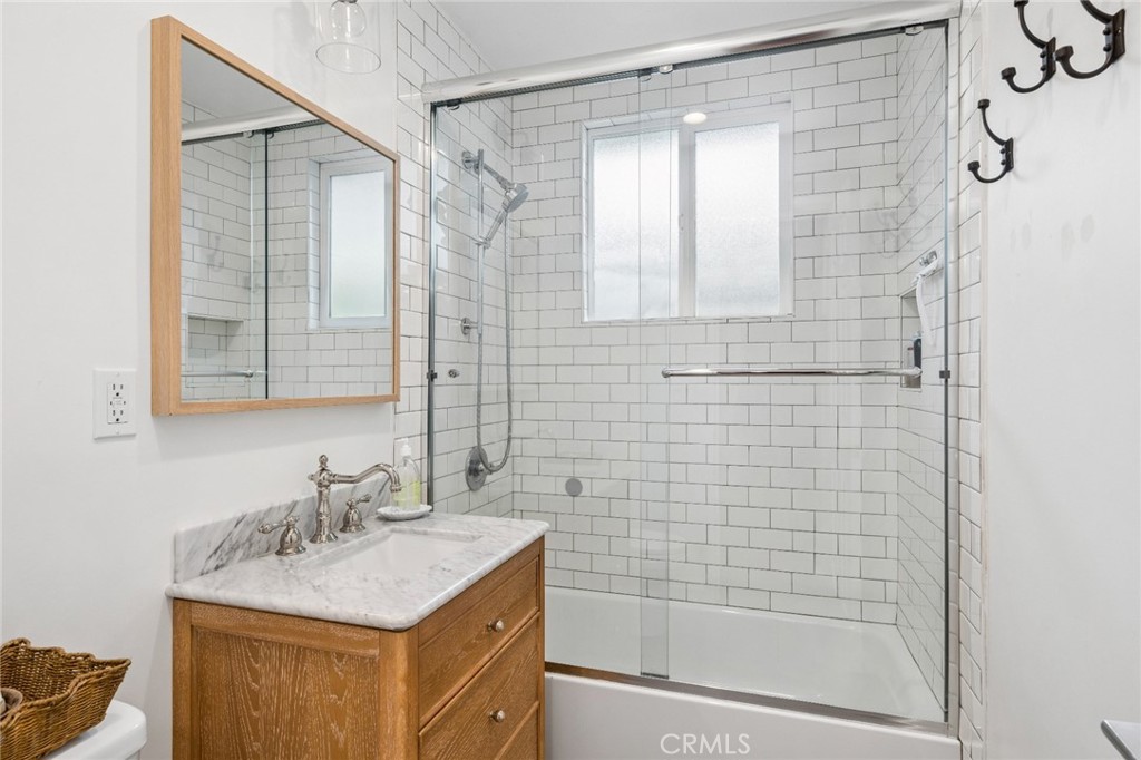 782 W 18th Street