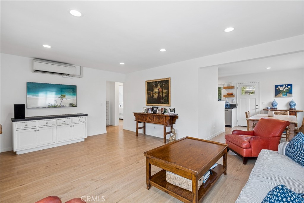 782 W 18th Street