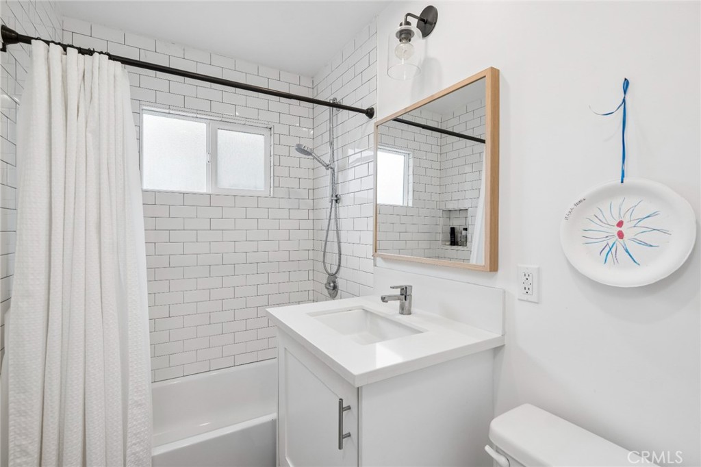 782 W 18th Street