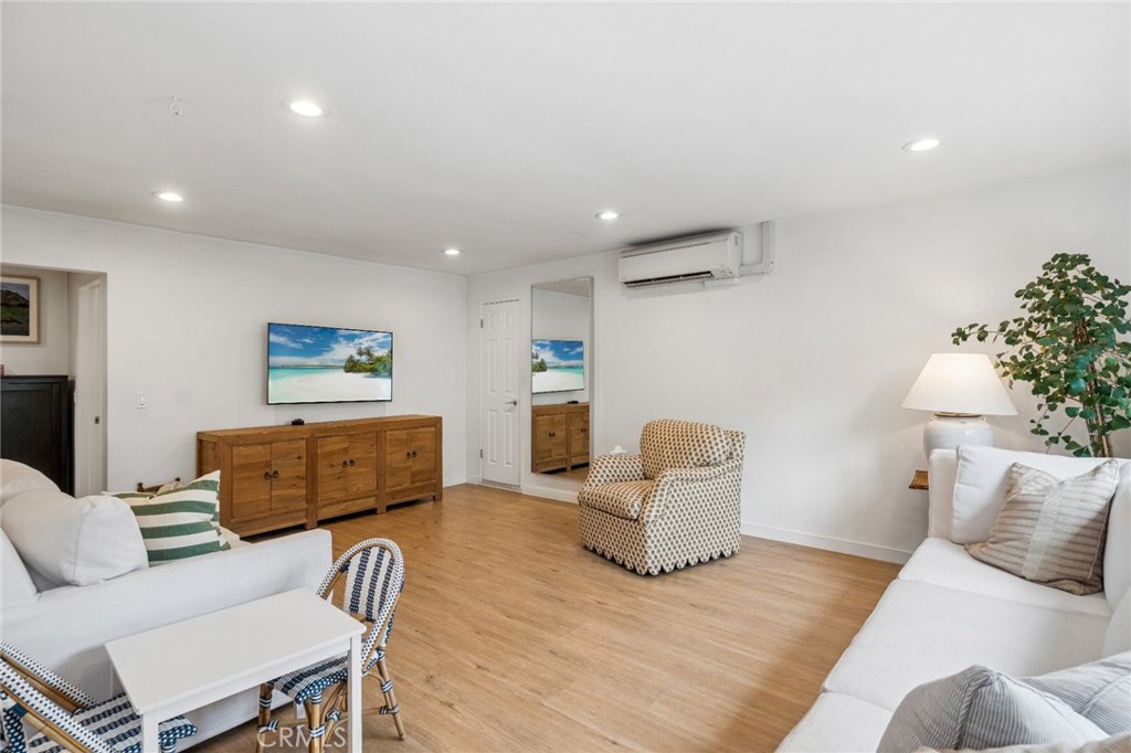 782 W 18th Street