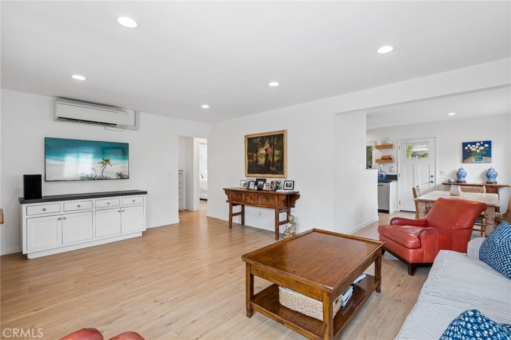782 W 18th Street