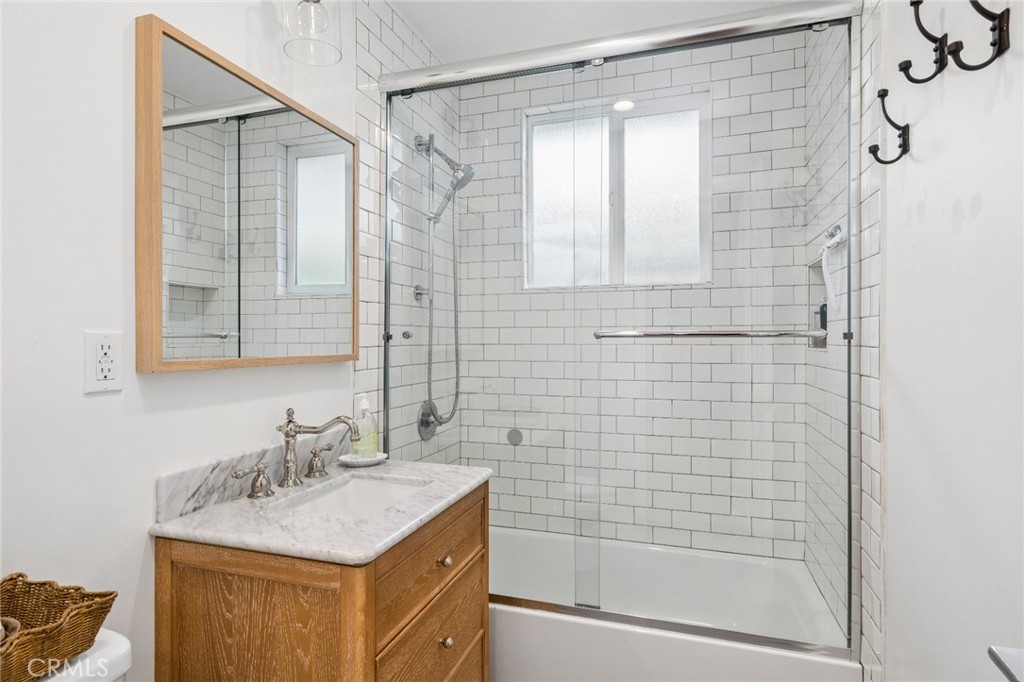 782 W 18th Street