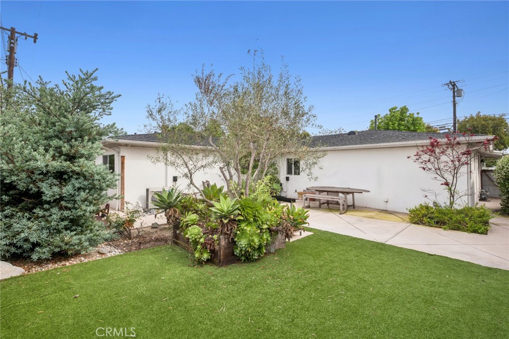 782 W 18th Street