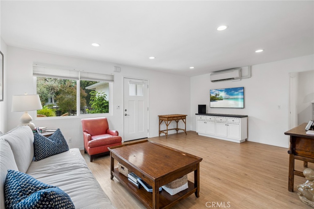 782 W 18th Street
