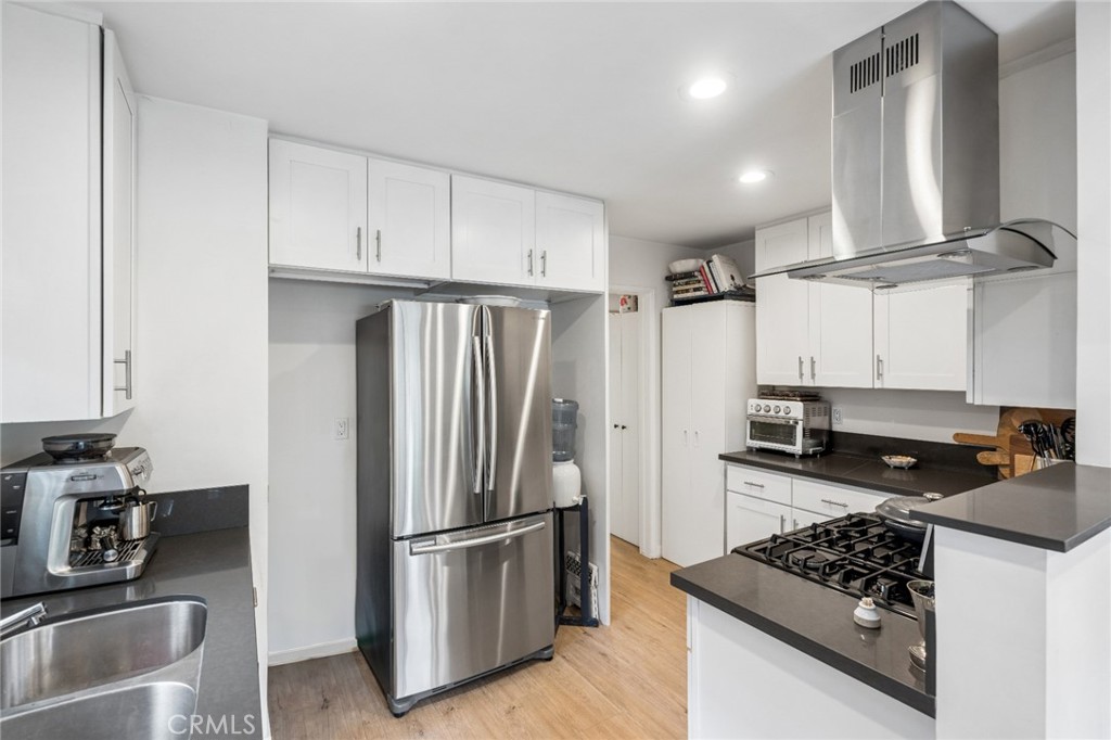 782 W 18th Street