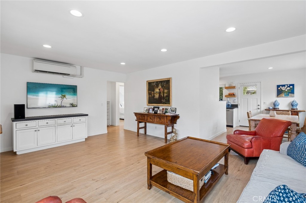 782 W 18th Street