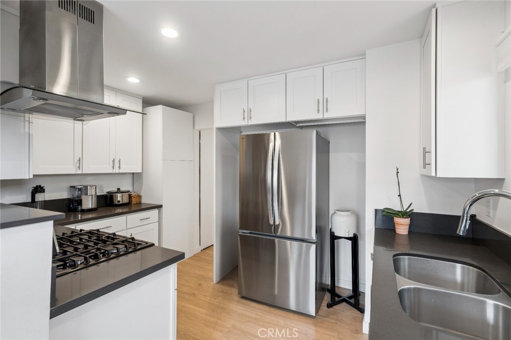 782 W 18th Street