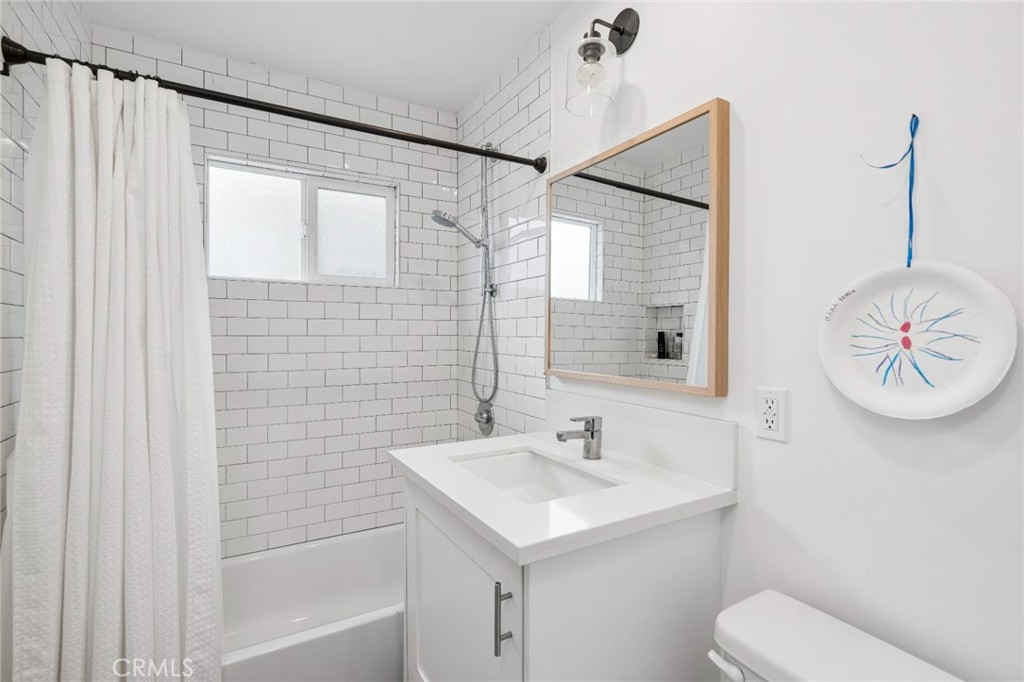 782 W 18th Street
