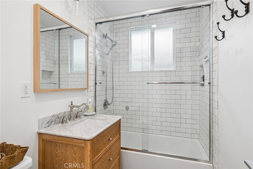 782 W 18th Street