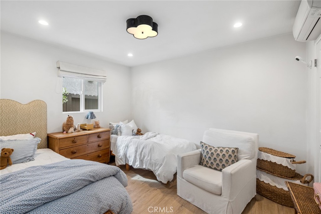 782 W 18th Street