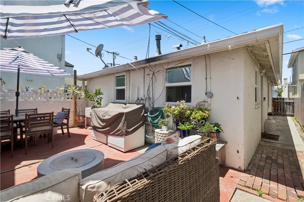 611 Larkspur