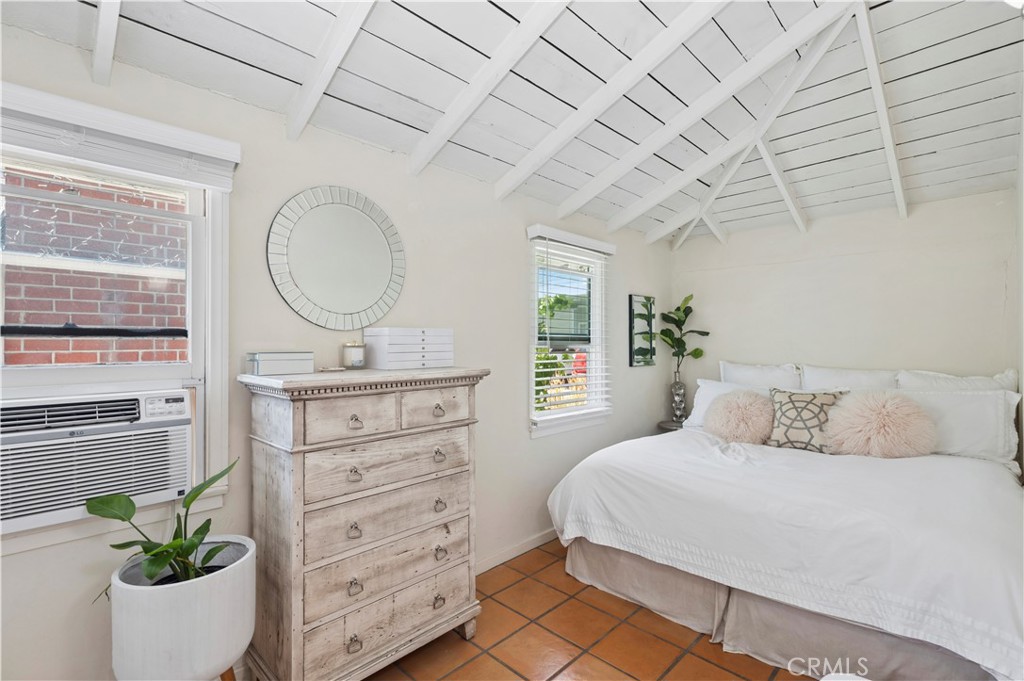 611 Larkspur