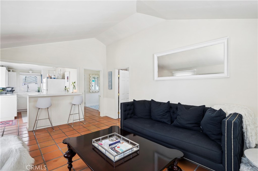 611 Larkspur