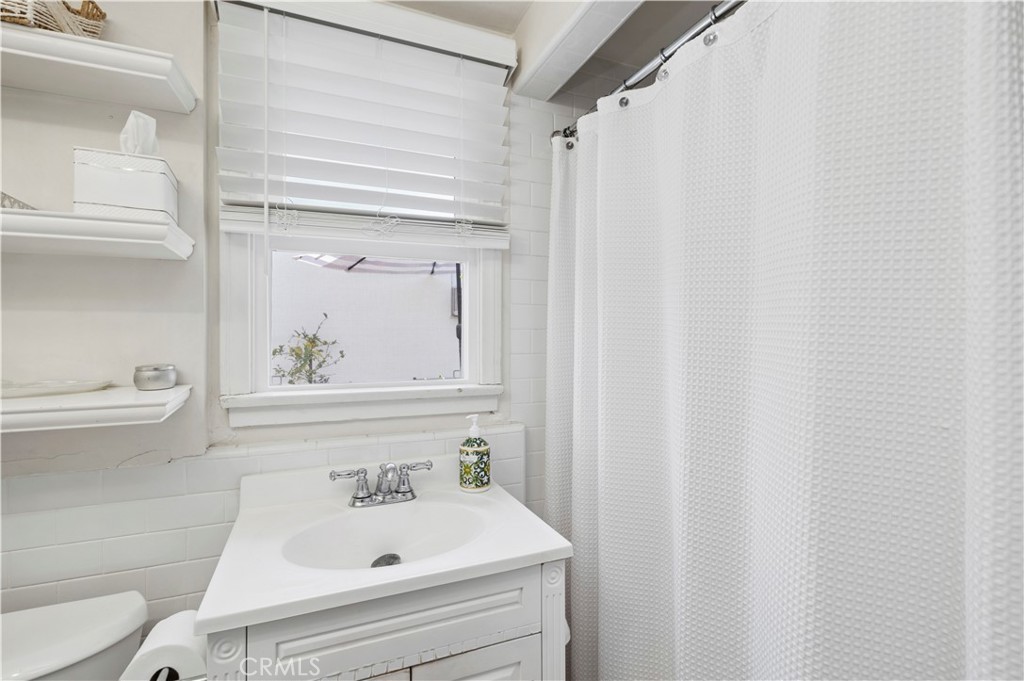 611 Larkspur
