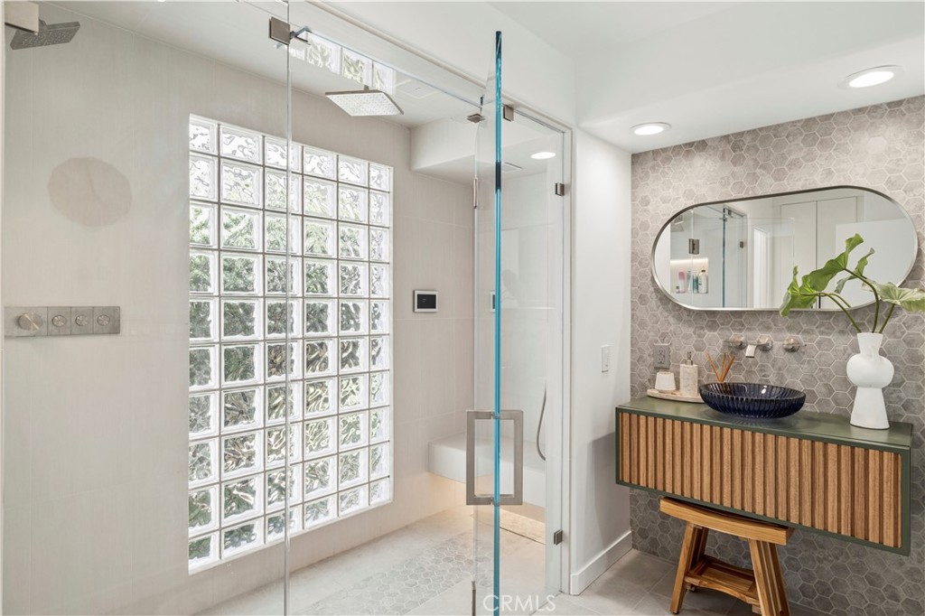 750 Alta Vista