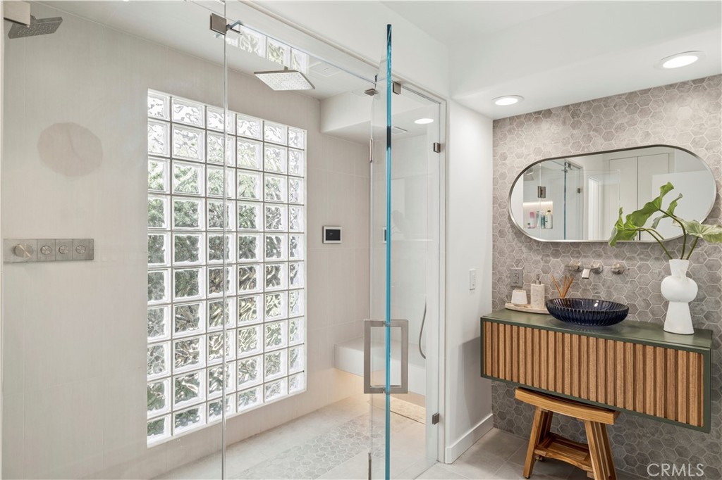 750 Alta Vista