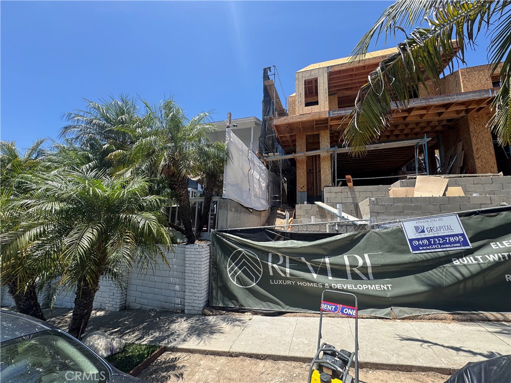 405 Heliotrope Avenue B