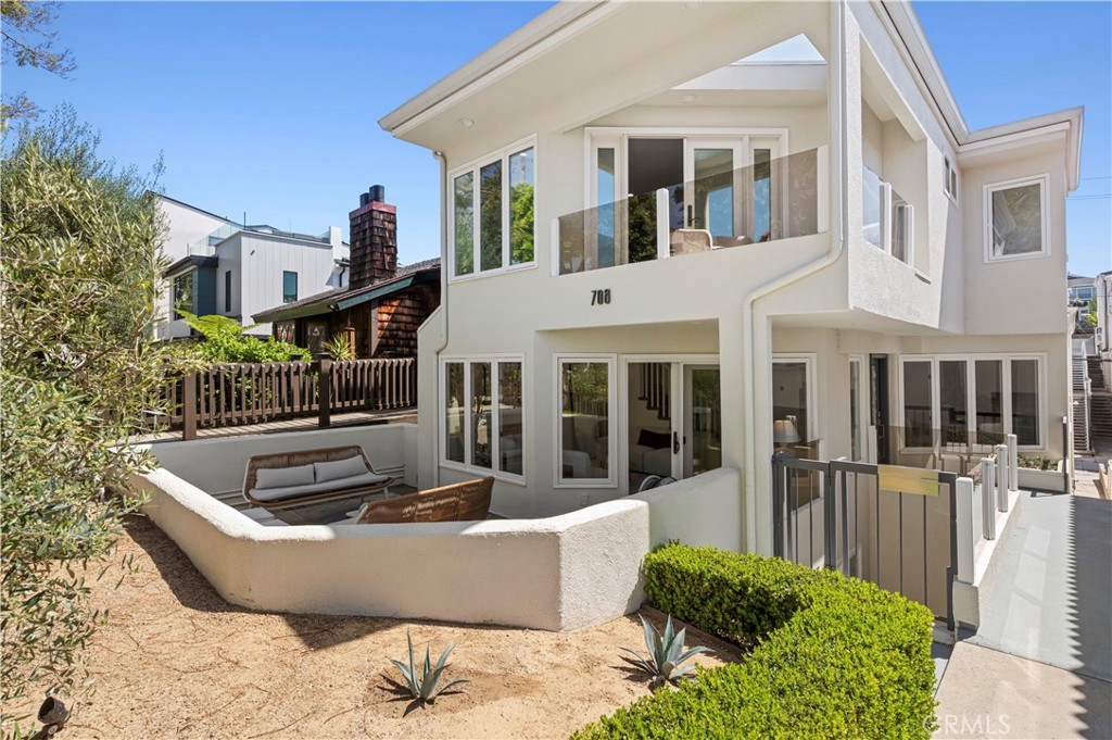 708 Iris Avenue A