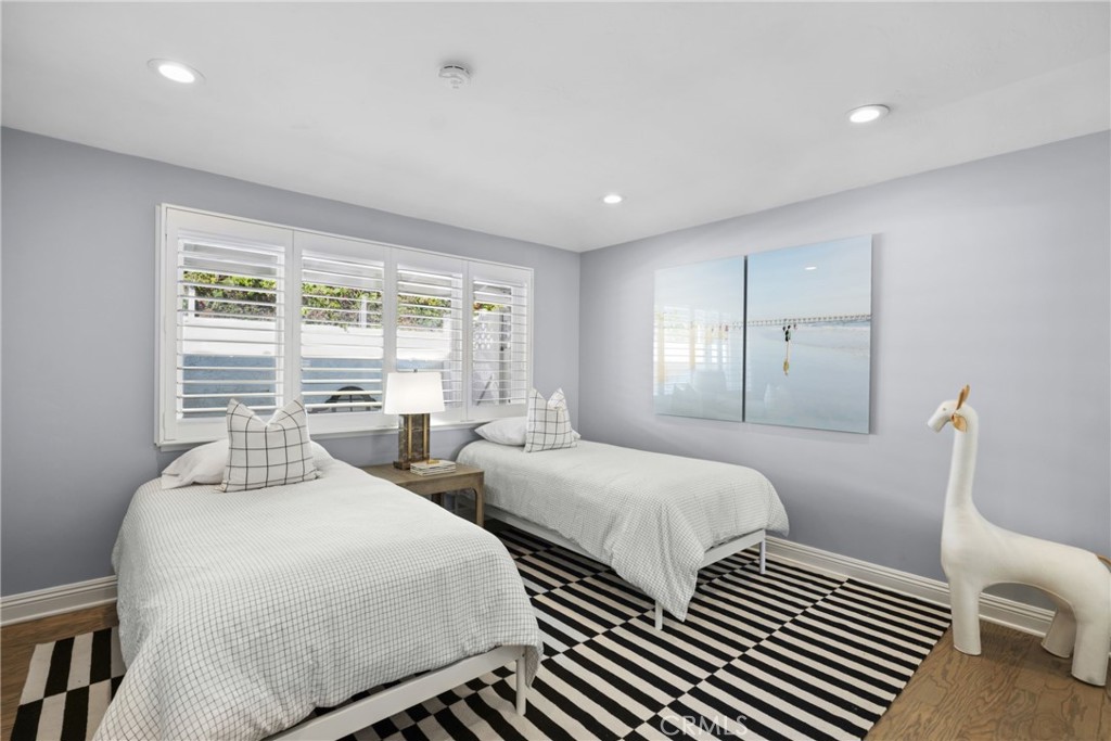 2606 Lighthouse