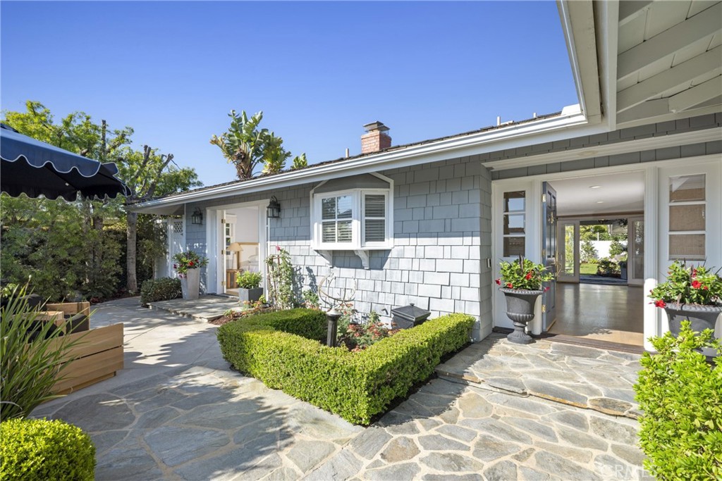 2606 Lighthouse