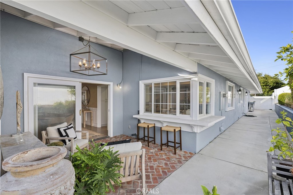 2606 Lighthouse