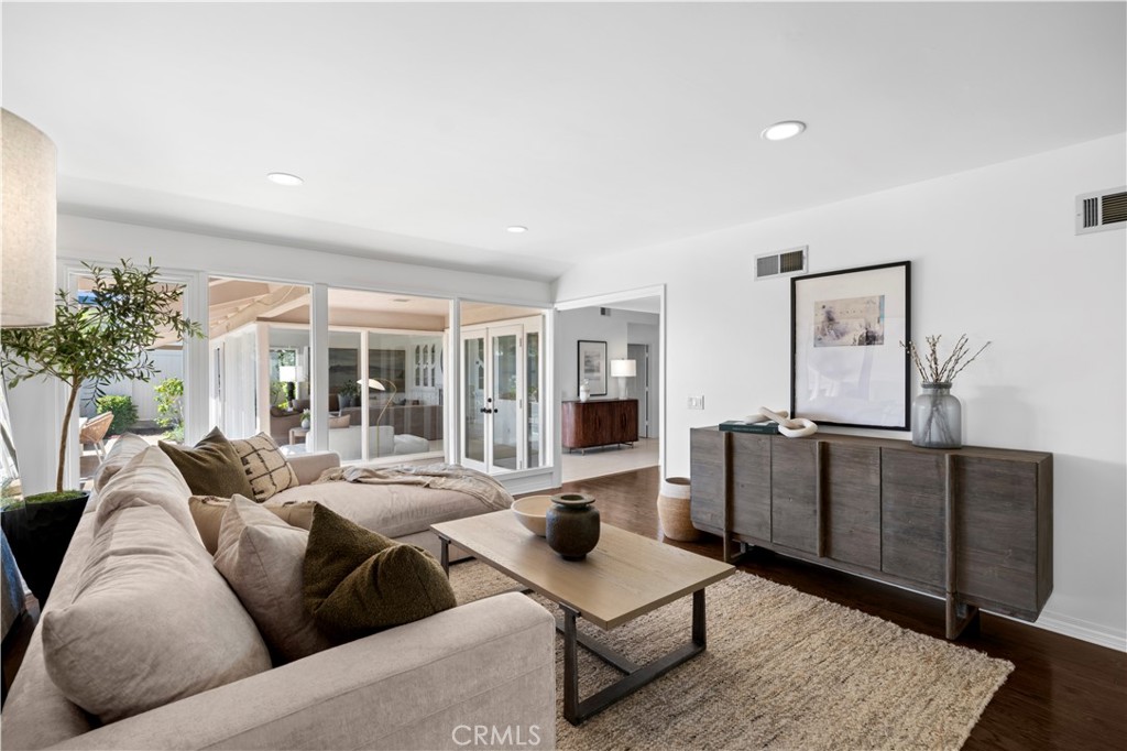 2601 Lighthouse