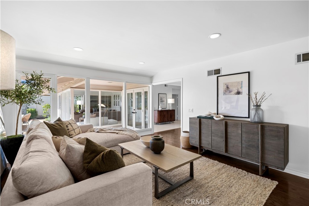 2601 Lighthouse