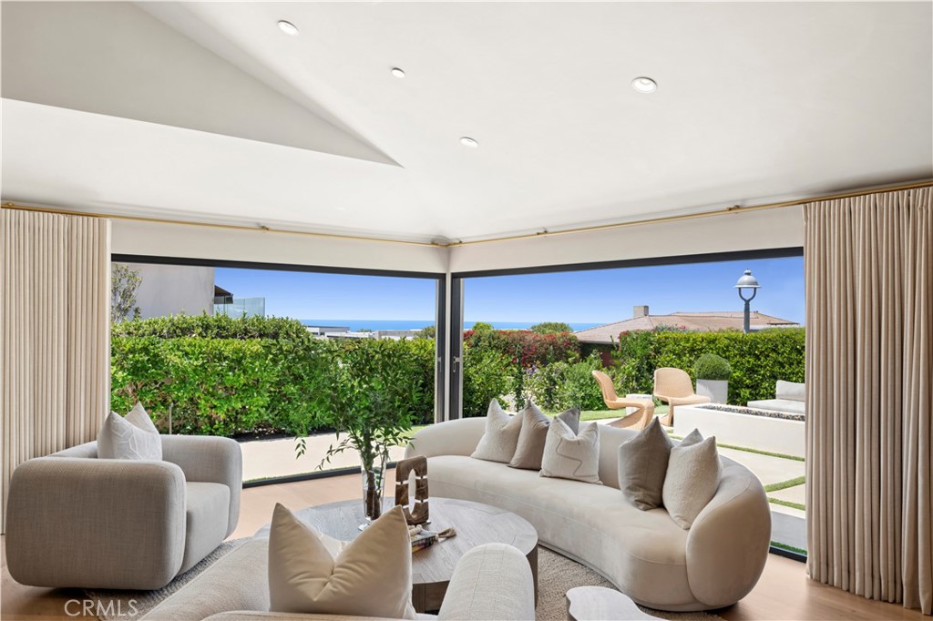 1120 White Sails Way