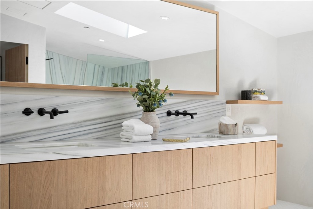 1120 White Sails Way