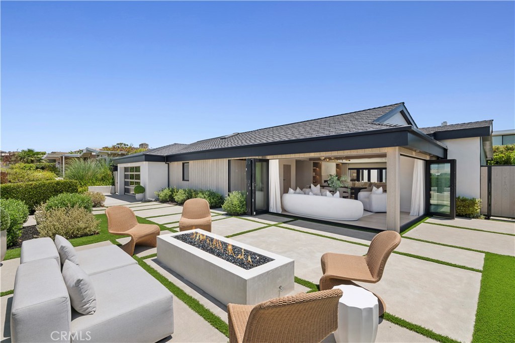 1120 White Sails Way