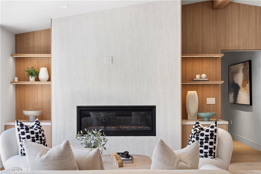 1120 White Sails Way