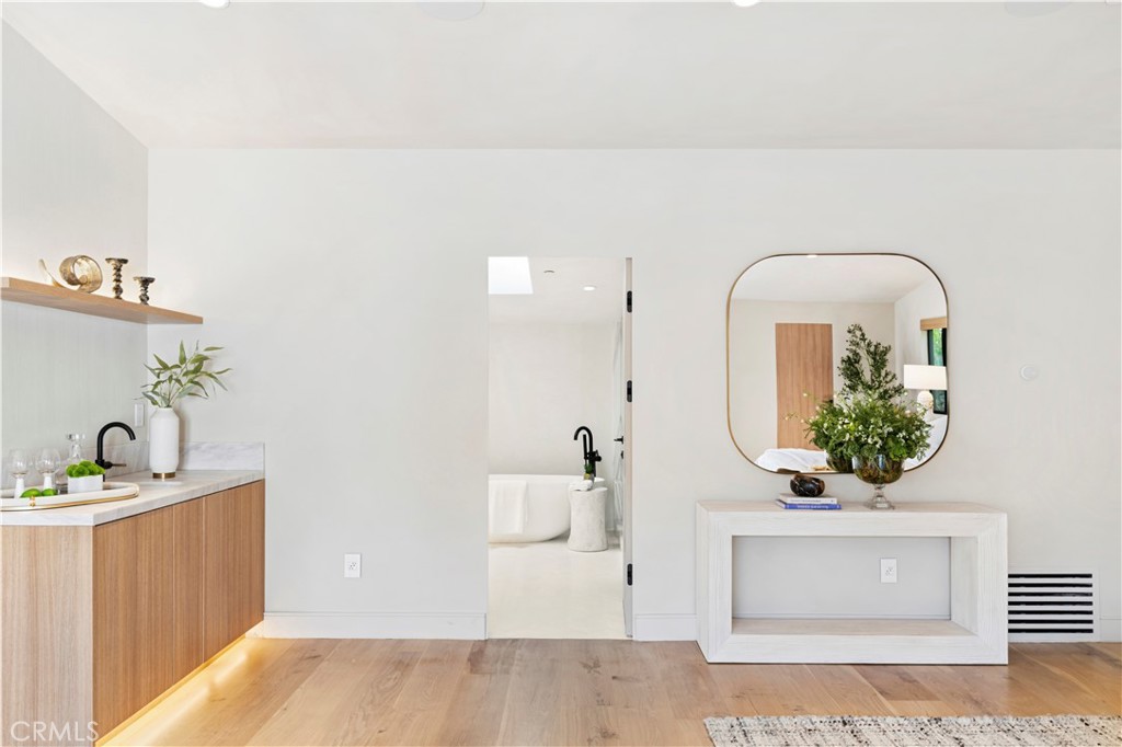 1120 White Sails Way