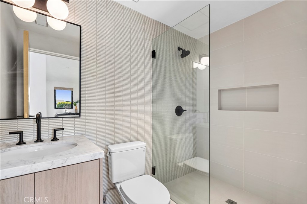 1120 White Sails Way