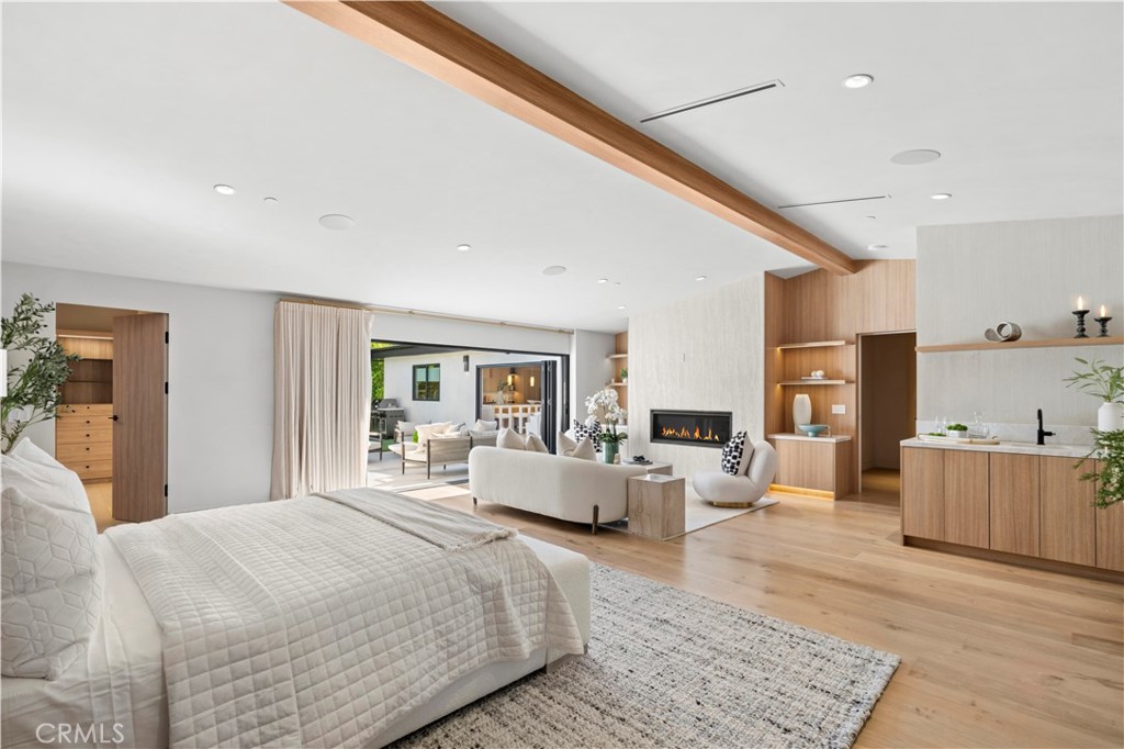 1120 White Sails Way