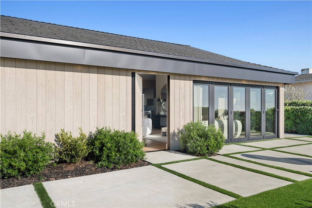 1120 White Sails Way