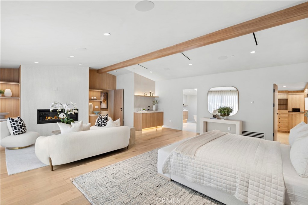 1120 White Sails Way