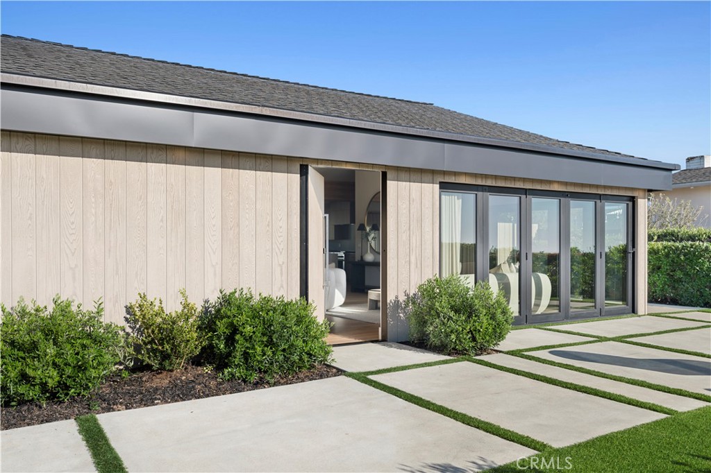 1120 White Sails Way