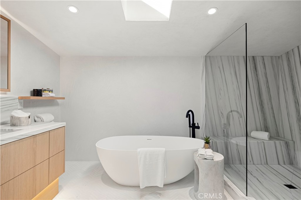 1120 White Sails Way