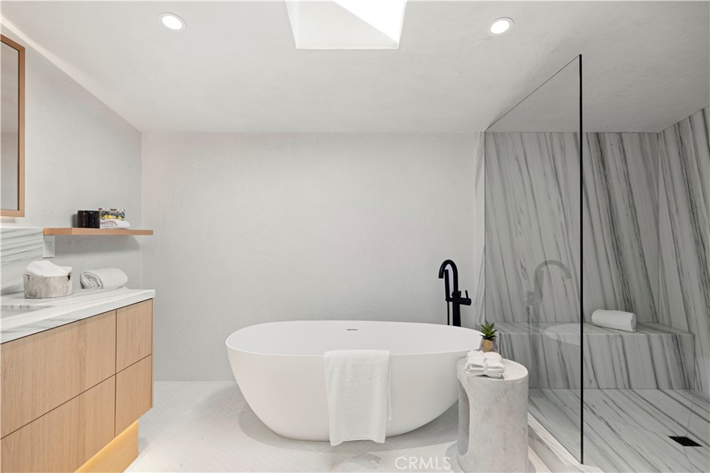 1120 White Sails Way