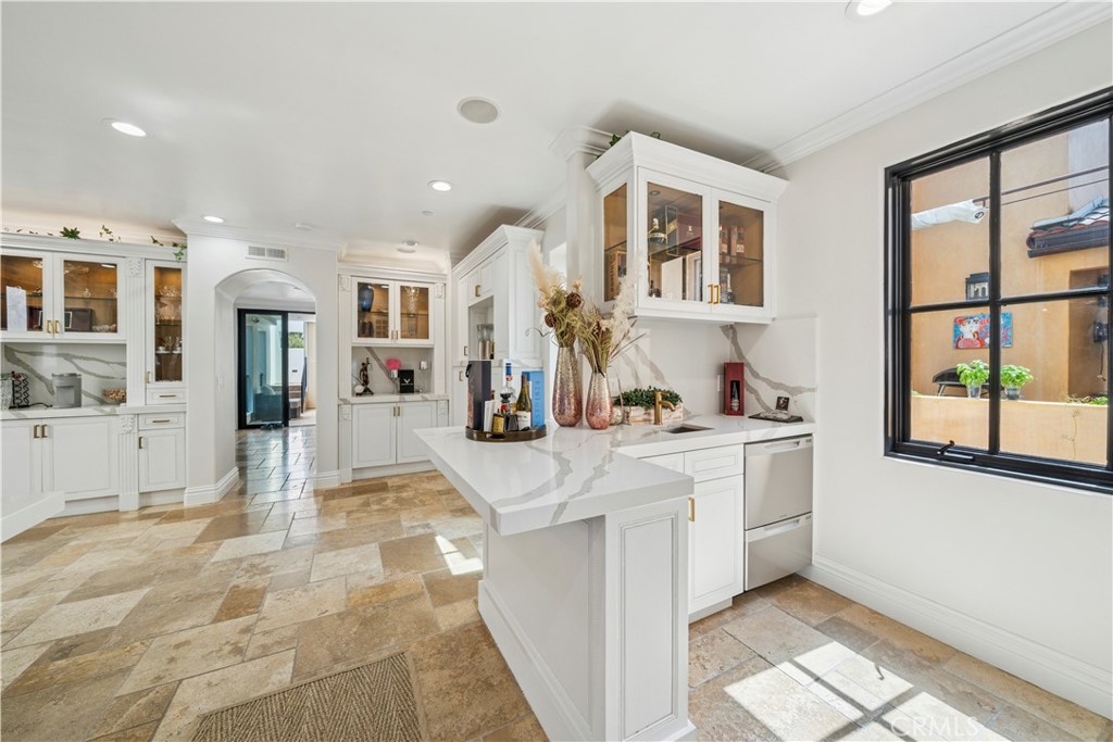 312 Carnation Avenue