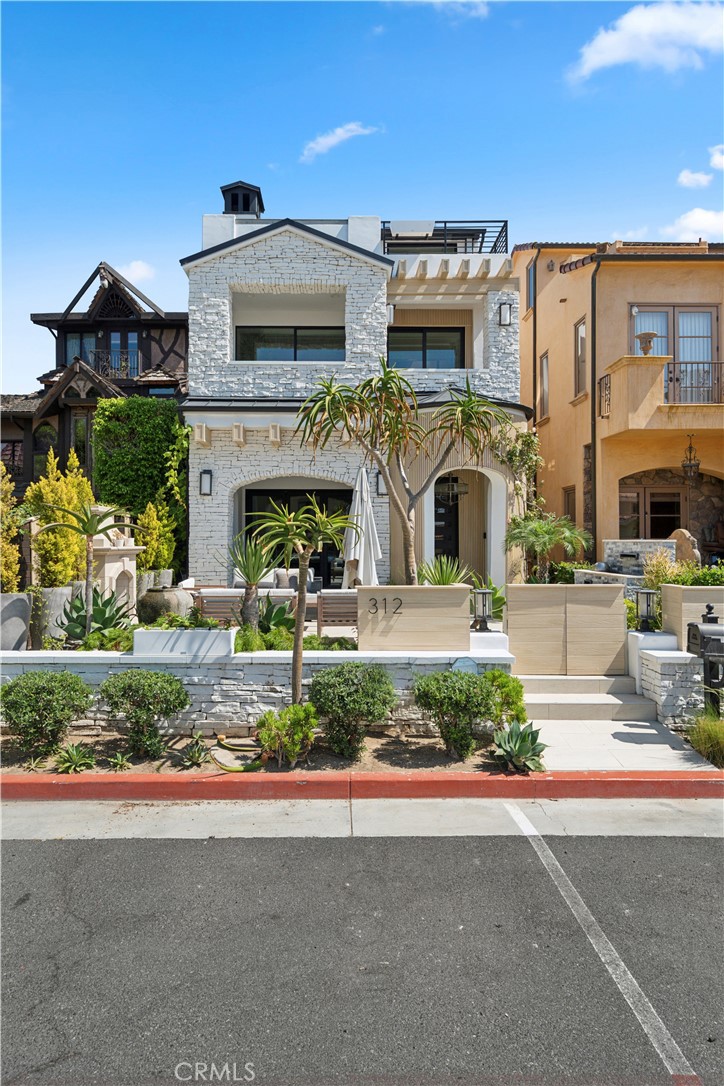 312 Carnation Avenue