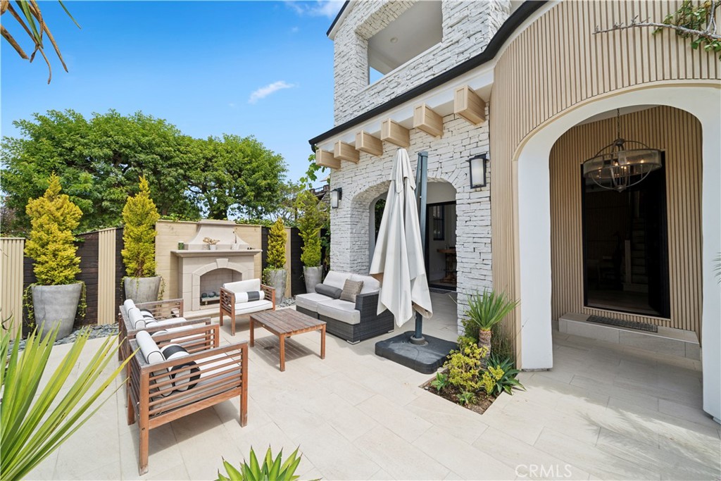 312 Carnation Avenue