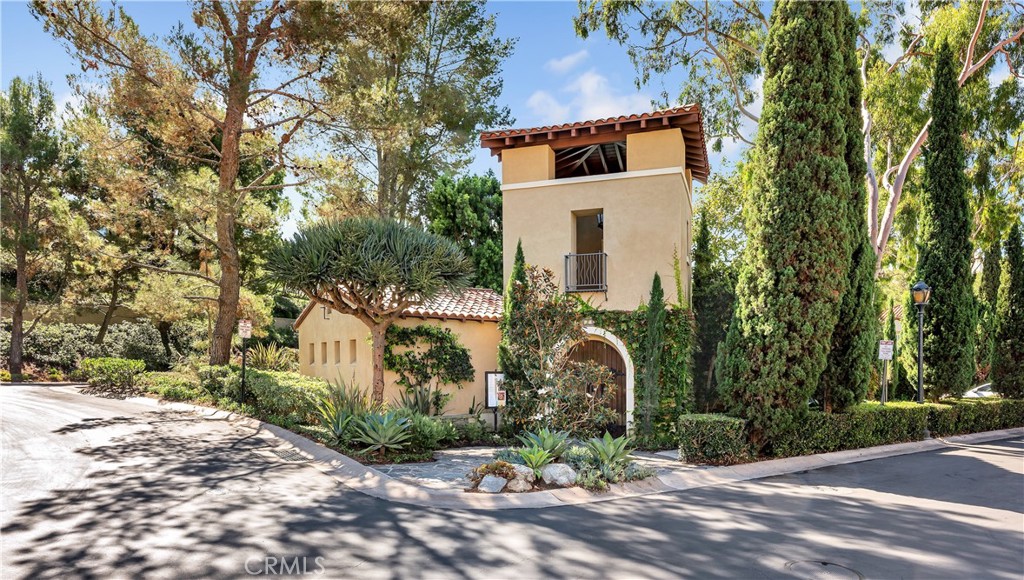 1 Savona Court