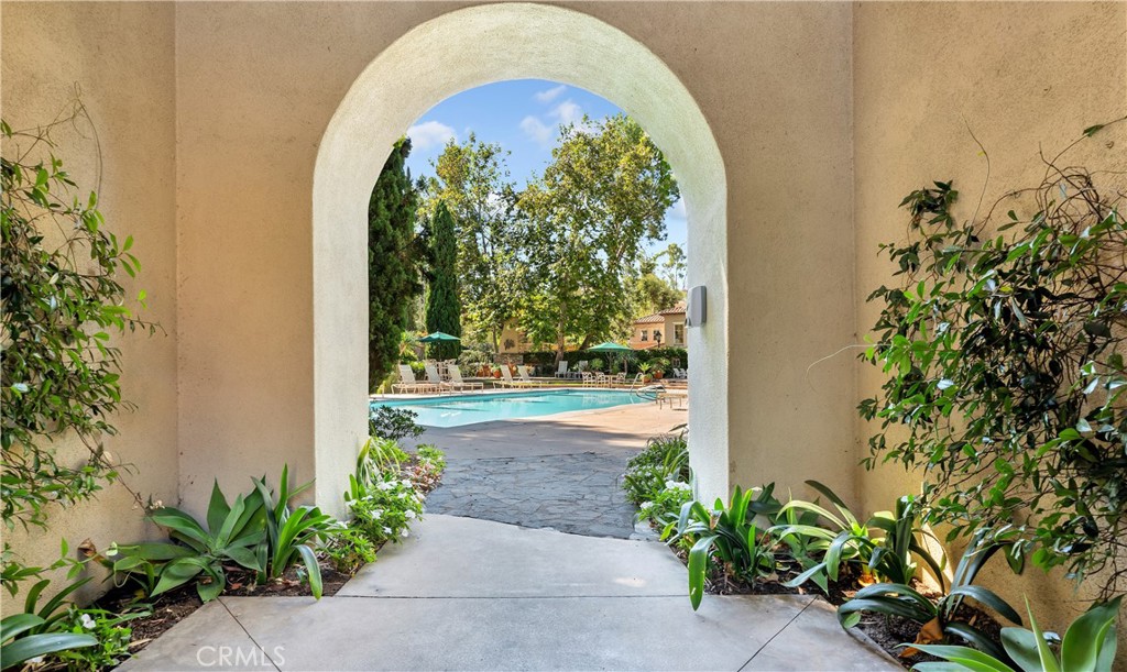 1 Savona Court