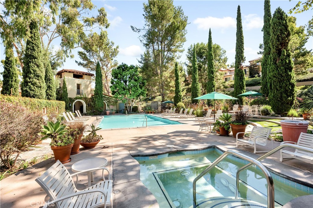 1 Savona Court