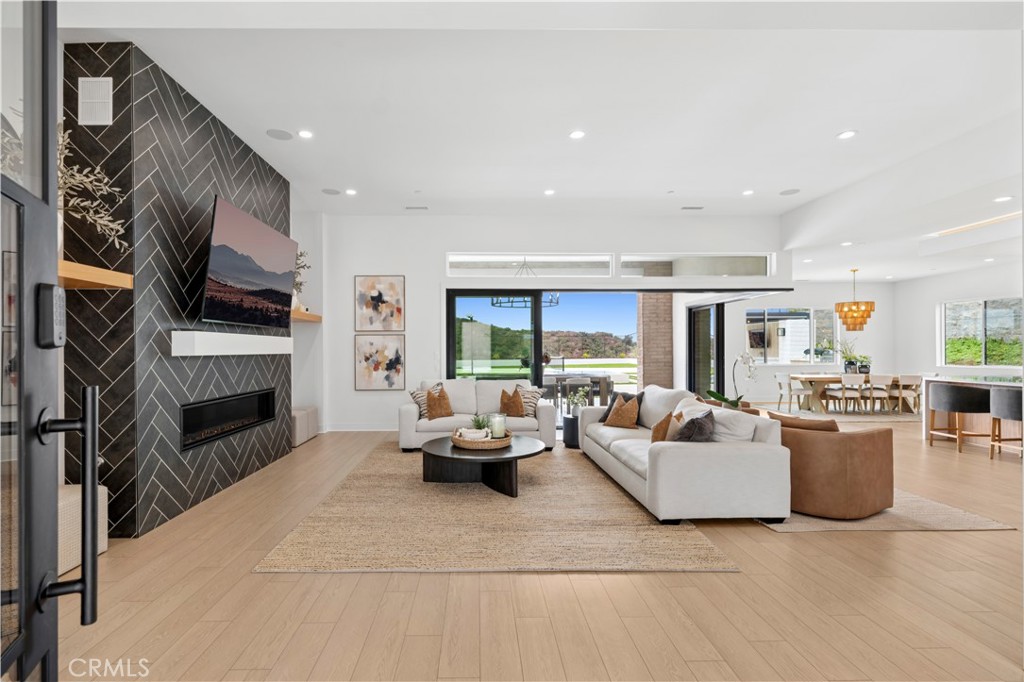 18411 Boulder Bluff